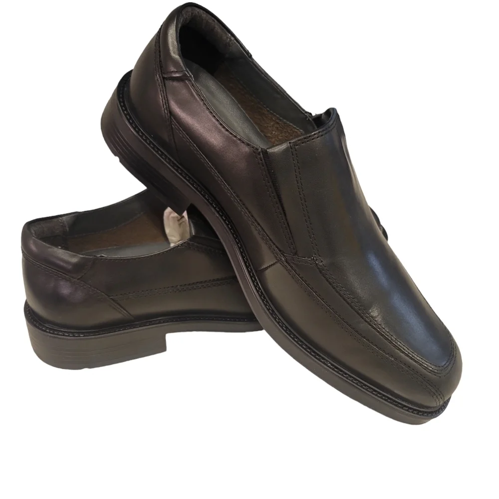 Dockers Proposal Genuine Leather Loafer.  Size 10.5.  New In Box